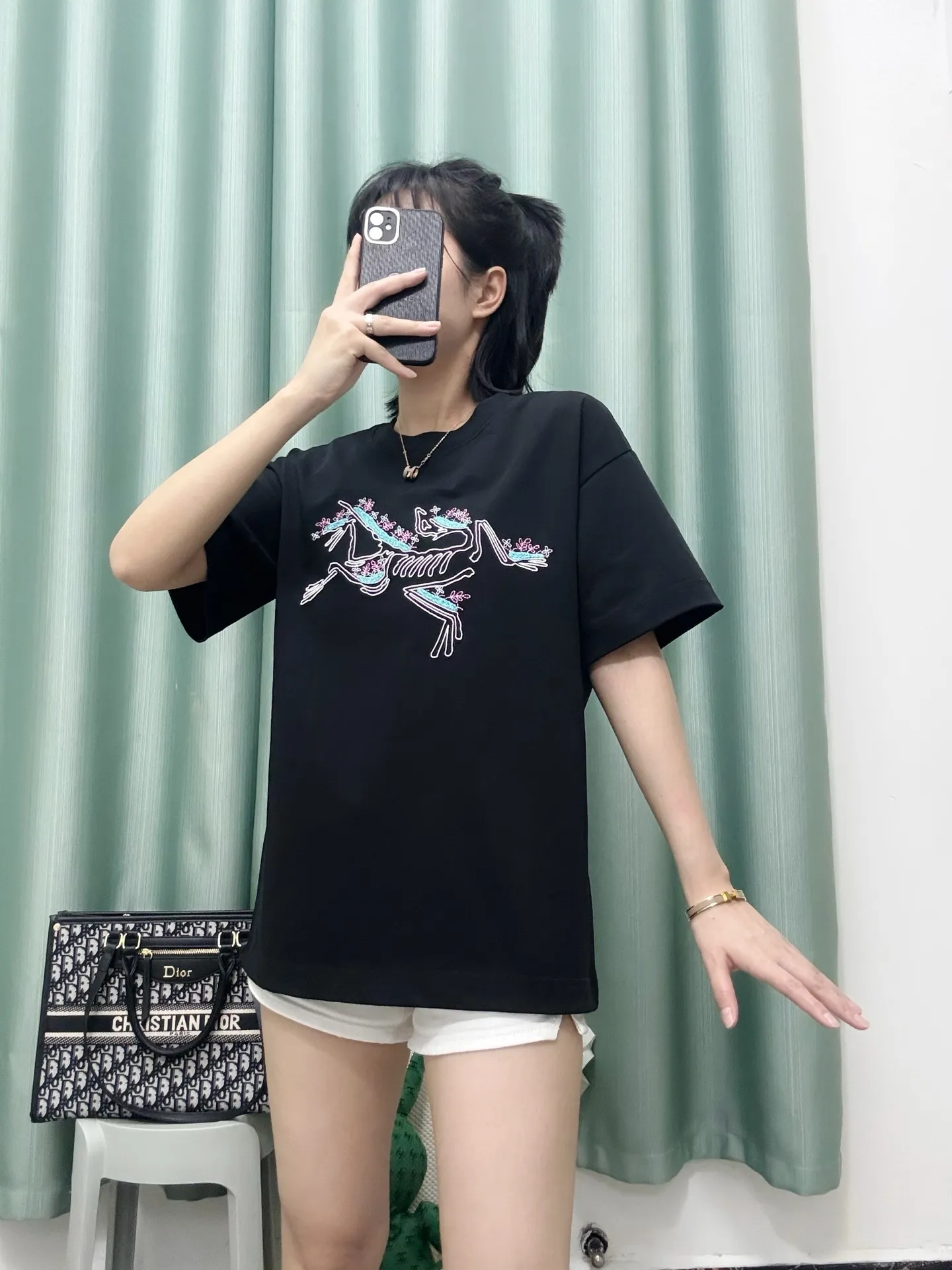 Black ， Same Style